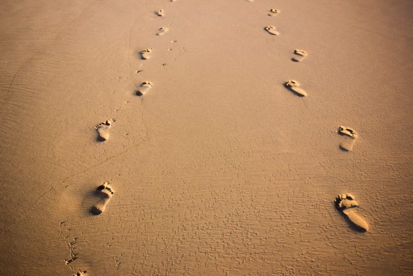 sandy-footprints