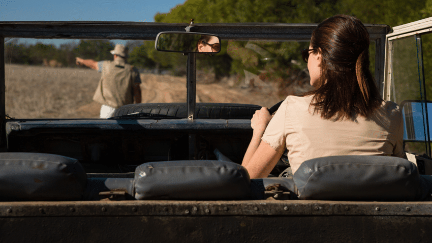 woman-driving-safari-car